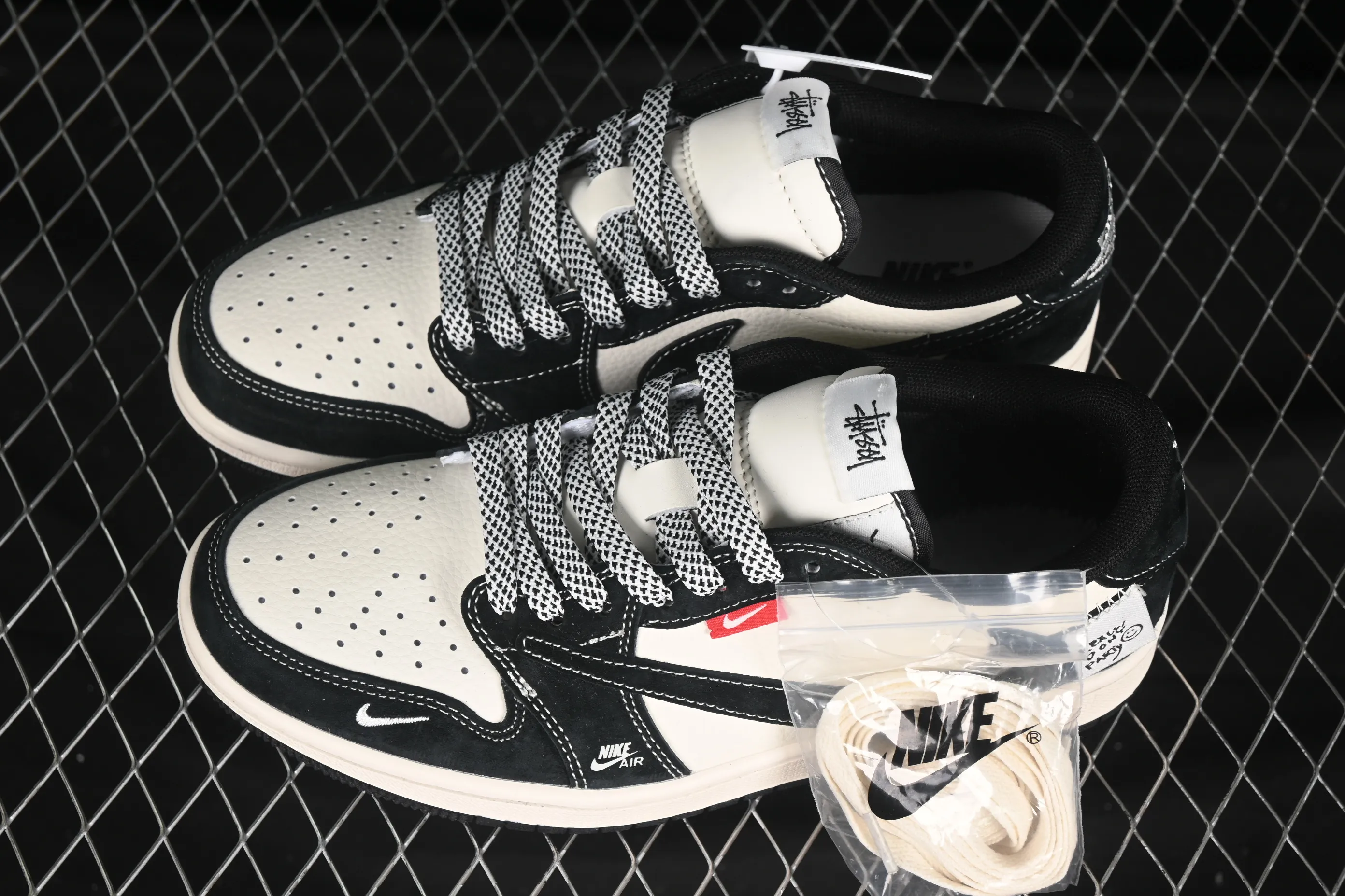 All categories Air Jordan Jordan series basketball shoes Air Jordan 1 Low high-end customized low-top sneakers Travis Scott x Fragment Design x Air Jordan 1 Low OG SP AJ1 Joe 1 Stussy co-branded black and white fabric low-top cultural casual sneakers YX5066-299